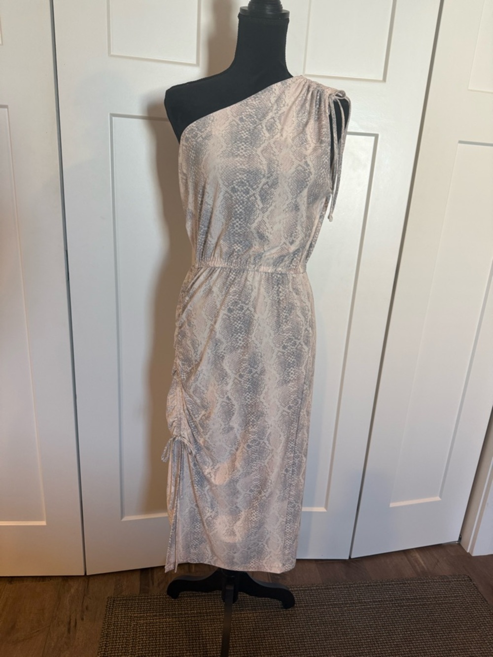 Steve Madden One-Shoulder Snake Print Midi Dress in pink, gray and white